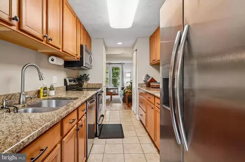 Kitchen - 1643 Revell Downs Dr, Annapolis, MD 21409 photo 2 of 2