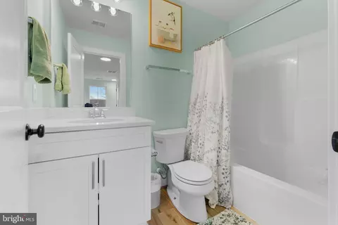 Bath - 620 Doyle Rd, Deale, MD 20751 photo 3 of 3