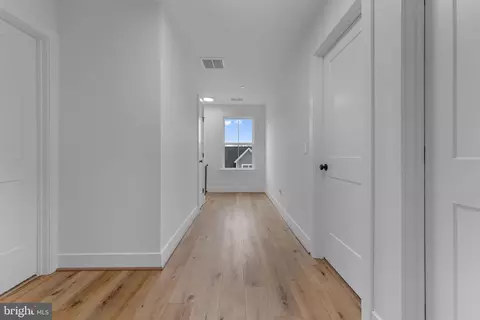 Entry Way - 620 Doyle Rd, Deale, MD 20751 photo 9 of 11