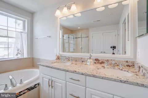Entry Way - 2517 Cherry Tree Rd, Hanover, MD 21076 photo 3 of 5