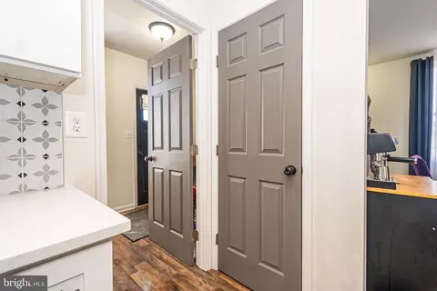 Entry Way - 5316 Disney Ave, Baltimore, MD 21225 photo 2 of 4