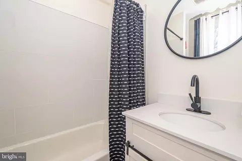 Bath - 5316 Disney Ave, Baltimore, MD 21225 photo 1 of 4