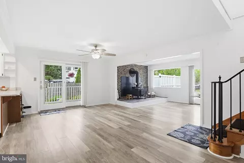 Living - 3893 Cotter Dr, Edgewater, MD 21037 photo 4 of 7