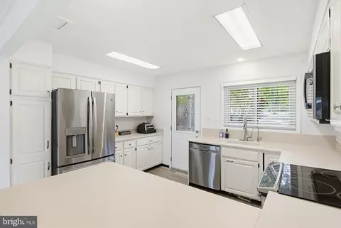 Kitchen - 3893 Cotter Dr, Edgewater, MD 21037 photo 3 of 3