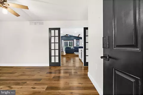 Entry Way - 7731 Walters Rd, Pasadena, MD 21122 photo 1 of 3