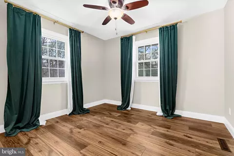 Bedroom - 7731 Walters Rd, Pasadena, MD 21122 photo 6 of 8