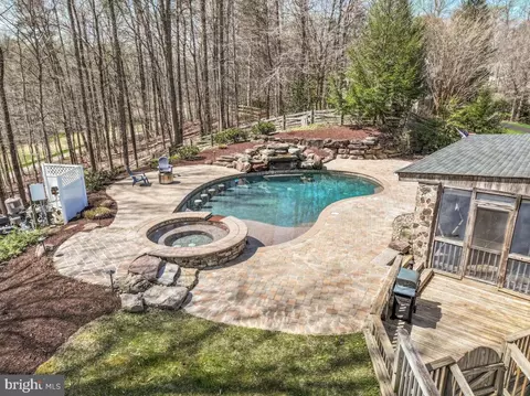Exterior - 3421 Swallowtail Ct, Edgewater, MD 21037 photo 8 of 12