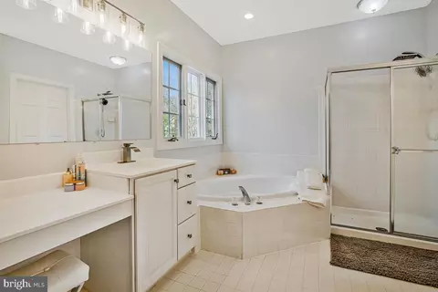 Bath - 3421 Swallowtail Ct, Edgewater, MD 21037 photo 2 of 6