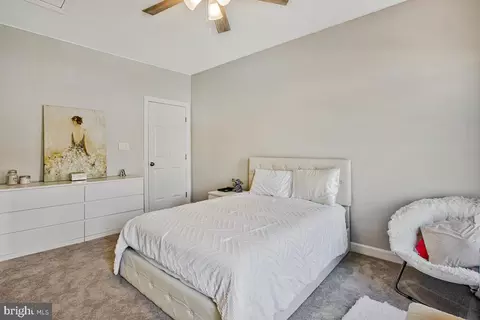 Bedroom - 3421 Swallowtail Ct, Edgewater, MD 21037 photo 4 of 10