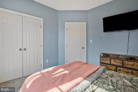 Bedroom - 3421 Swallowtail Ct, Edgewater, MD 21037 photo 8 of 10