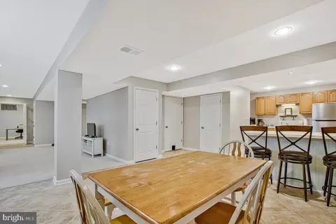Entry Way - 3421 Swallowtail Ct, Edgewater, MD 21037 photo 7 of 8