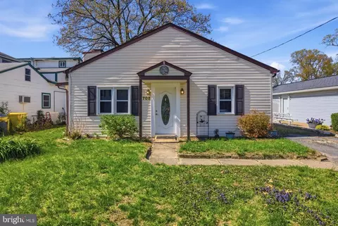 708 213th St, Pasadena, MD 21122