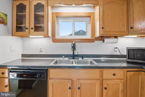 Kitchen - 708 213th St, Pasadena, MD 21122 photo 2 of 3
