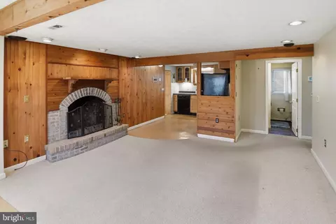 Living - 708 213th St, Pasadena, MD 21122 photo 1 of 2