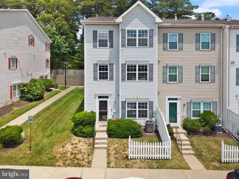 8049 Brookstone Ct, Severn, MD 21144