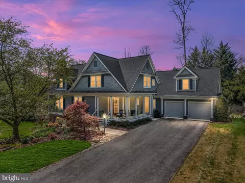 14 Severn River Rd, Severna Park, MD 21146