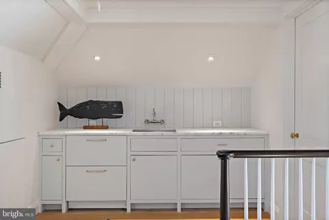 Entry Way - 313 Washington St, Annapolis, MD 21403 photo 11 of 16