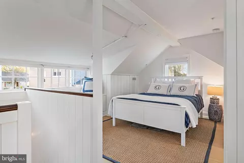 Bedroom - 313 Washington St, Annapolis, MD 21403 photo 10 of 11