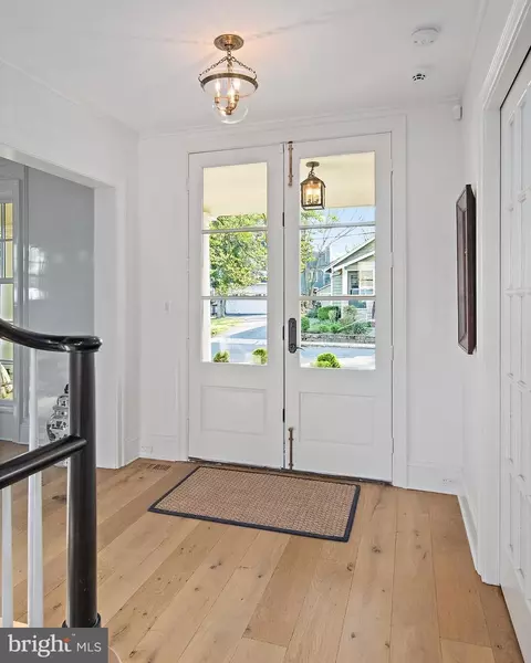 Entry Way - 313 Washington St, Annapolis, MD 21403 photo 2 of 16