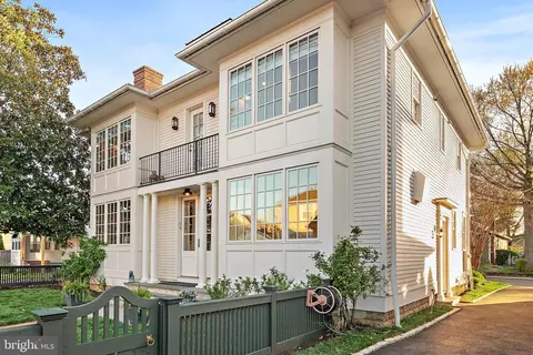 Exterior - 313 Washington St, Annapolis, MD 21403 photo 13 of 34