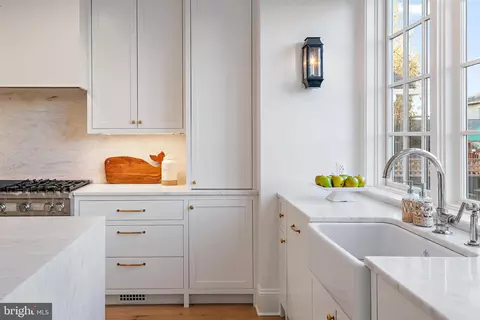 Kitchen - 313 Washington St, Annapolis, MD 21403 photo 6 of 7