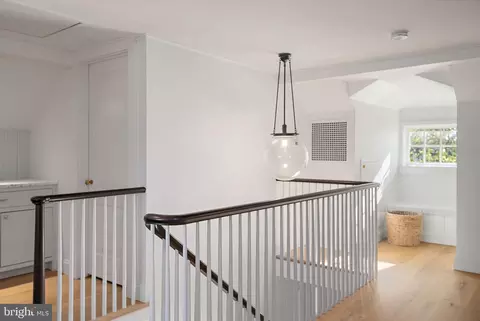Entry Way - 313 Washington St, Annapolis, MD 21403 photo 10 of 16