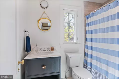 Bath - 313 Washington St, Annapolis, MD 21403 photo 6 of 9