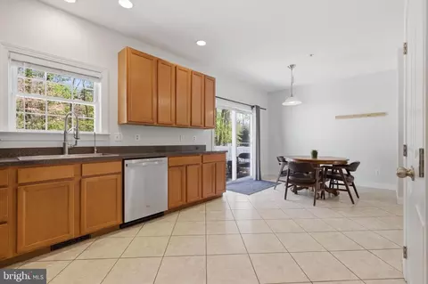 Kitchen - 7717 Colonial Beach Rd, Pasadena, MD 21122 photo 2 of 2