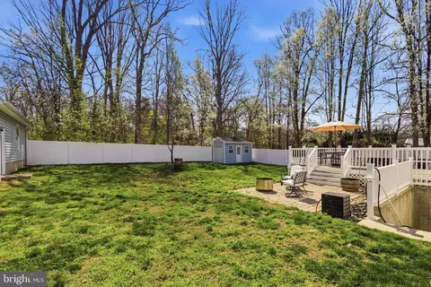 Exterior - 7717 Colonial Beach Rd, Pasadena, MD 21122 photo 9 of 11
