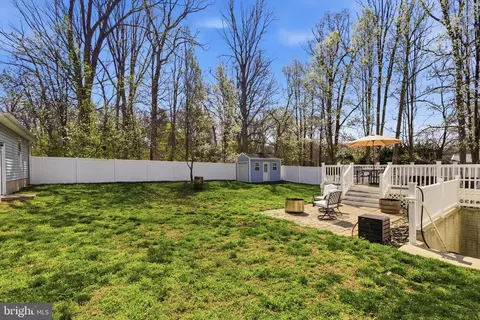 Exterior - 7717 Colonial Beach Rd, Pasadena, MD 21122 photo 4 of 11