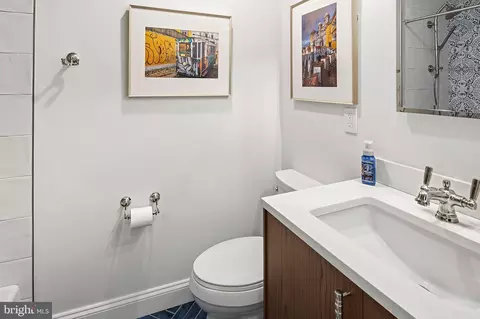 Bath - 1535 Ridgely Dr, Edgewater, MD 21037 photo 2 of 6