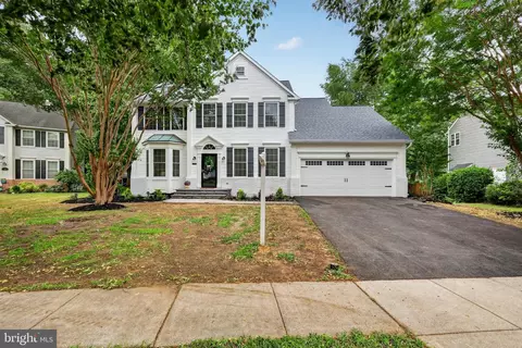 2907 Middle Bridge Ct, Crofton, MD 21114 photo 2