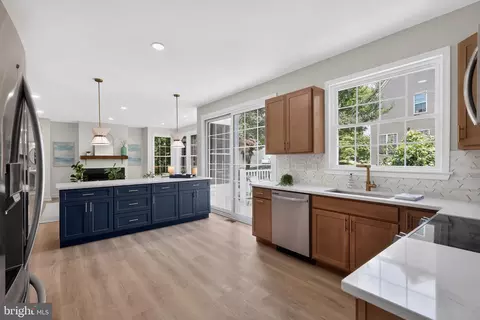2907 Middle Bridge Ct, Crofton, MD 21114 photo 8