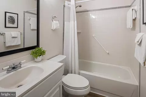 Bath - 982 Fall Circle Way, Gambrills, MD 21054 photo 1 of 3