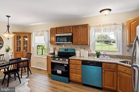 Kitchen - 982 Fall Circle Way, Gambrills, MD 21054 photo 2 of 3