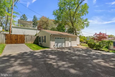 Exterior - 25 Leeland Rd, Edgewater, MD 21037 photo 9 of 11