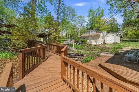 Exterior - 25 Leeland Rd, Edgewater, MD 21037 photo 7 of 11