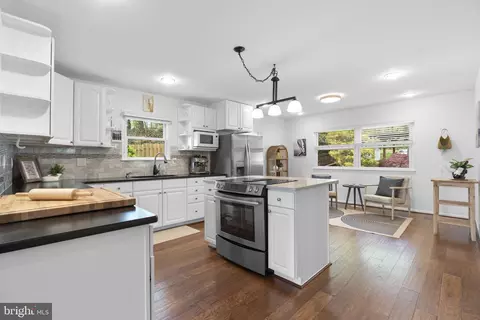 Kitchen - 25 Leeland Rd, Edgewater, MD 21037 photo 1 of 4