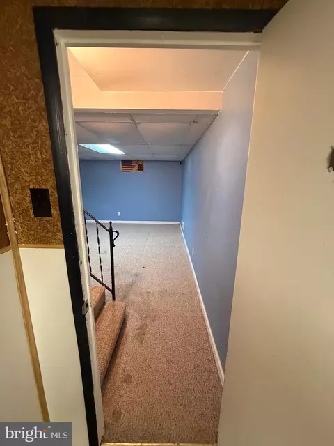 Entry Way - 110 W 11th Ave, Brooklyn, MD 21225 photo 4 of 8