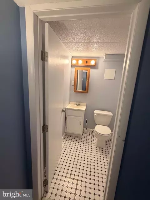 Bath - 110 W 11th Ave, Brooklyn, MD 21225 photo 2 of 3