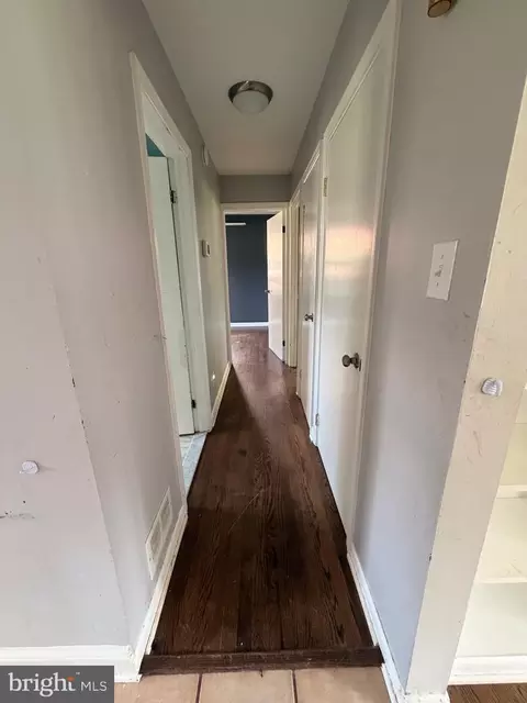 Entry Way - 110 W 11th Ave, Brooklyn, MD 21225 photo 1 of 8