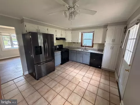 Kitchen - 110 W 11th Ave, Brooklyn, MD 21225 photo 1 of 2