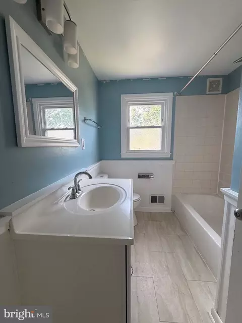 Bath - 110 W 11th Ave, Brooklyn, MD 21225 photo 1 of 3