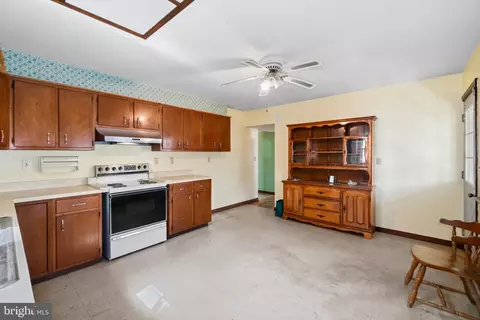Kitchen - 706 203rd St, Pasadena, MD 21122 photo 1 of 2