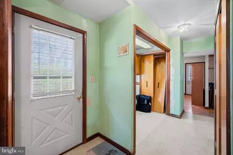 Entry Way - 706 203rd St, Pasadena, MD 21122 photo 1 of 1