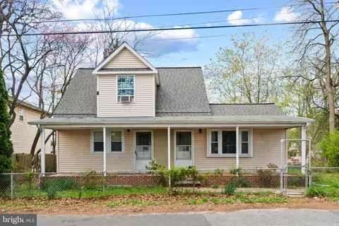 706 203rd St, Pasadena, MD 21122