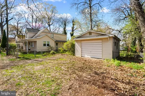 Exterior - 706 203rd St, Pasadena, MD 21122 photo 2 of 6