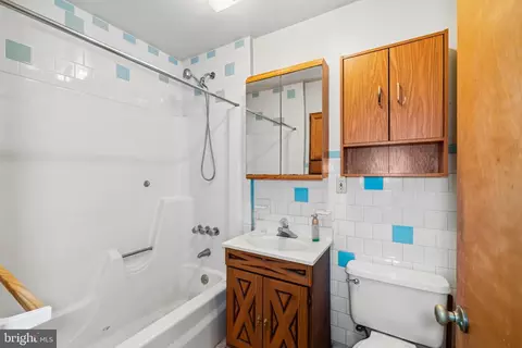 Bath - 706 203rd St, Pasadena, MD 21122 photo 1 of 2