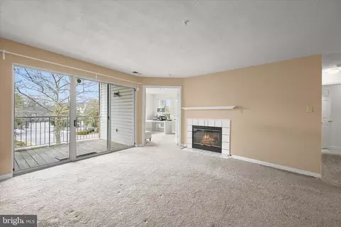 Living - 3553 Floating Leaf Ln #D201, Laurel, MD 20724 photo 6 of 8