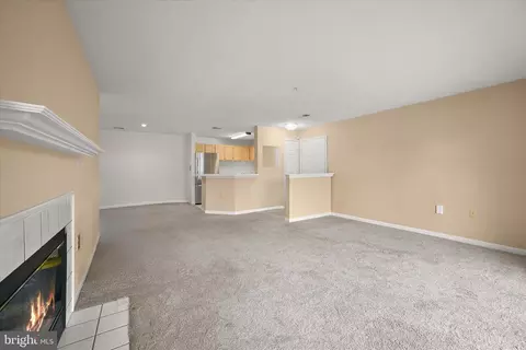Living - 3553 Floating Leaf Ln #D201, Laurel, MD 20724 photo 8 of 8